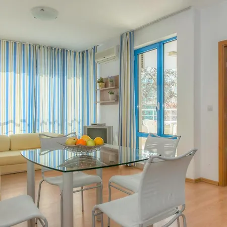 Excelsior Sunny شقة